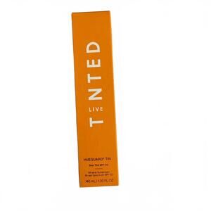 NIB HUEGUARD® Skin Tint SPF 50 Mineral Sunscreen Broad Spectrum. Shade 01